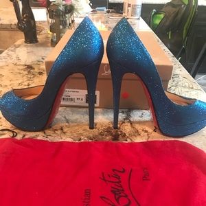 Brand new Christian Louboutin blue lady peeps!